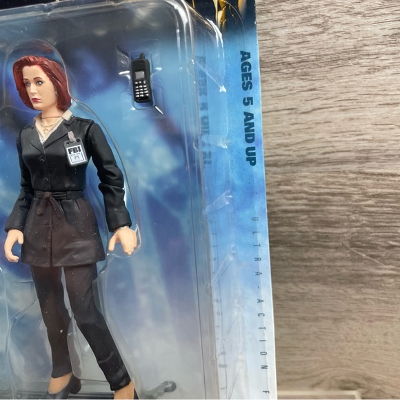 The X-Files Agent Dana Scully & Corpse 1998 Action Figure by McFarlane Toys USA - Picture 6 of 9